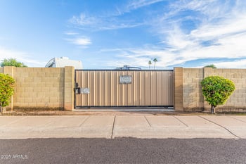 1952 Oxford Dr, Tempe, AZ 85283