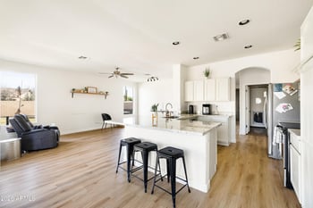 19520 61st Ln, Glendale, AZ 85308