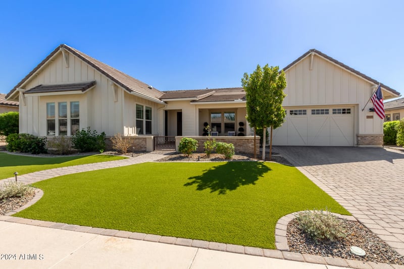 1955 Blackhawk Dr, Gilbert, AZ 85298