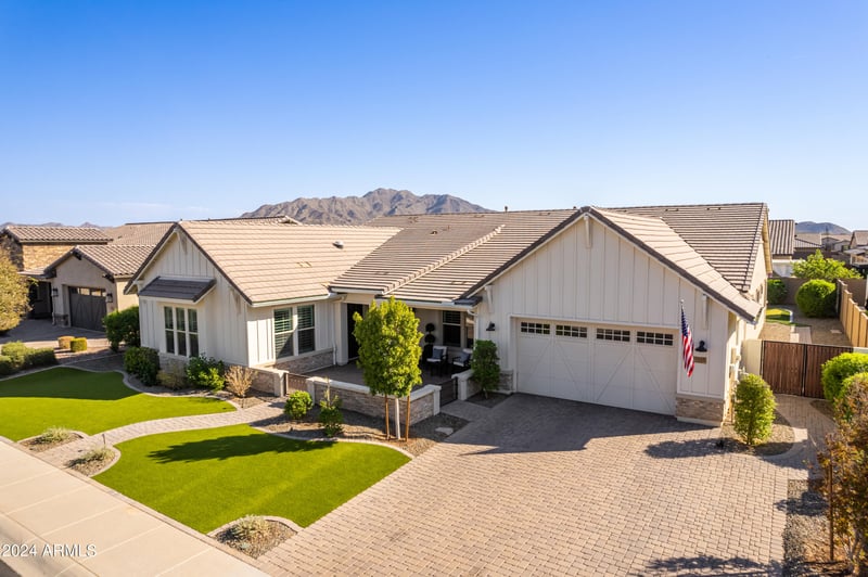 1955 Blackhawk Dr, Gilbert, AZ 85298