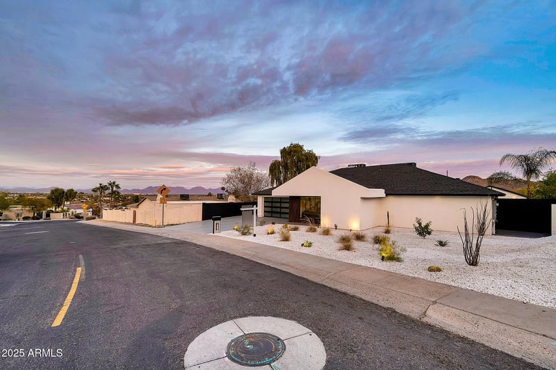 1955 Greenway Rd, Phoenix, AZ 85022