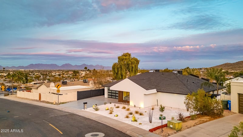 1955 Greenway Rd, Phoenix, AZ 85022