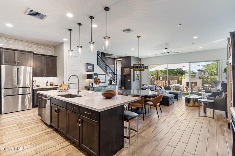 1956 W Kinfield Trl, Phoenix, AZ 85085
