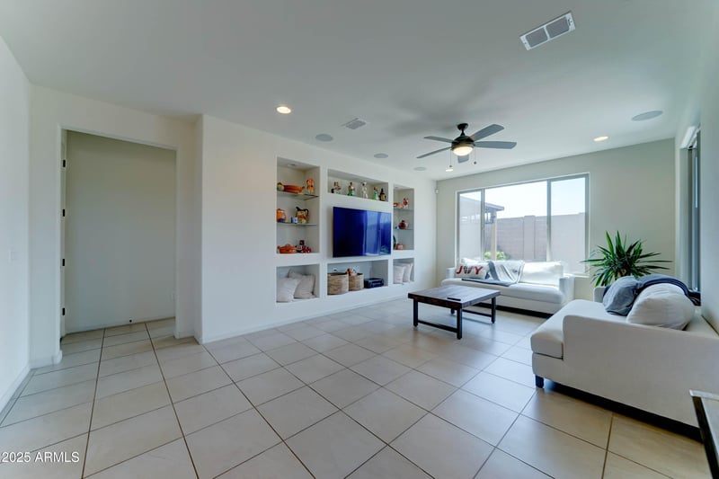 1957 Fawn Way, San Tan Valley, AZ 85144