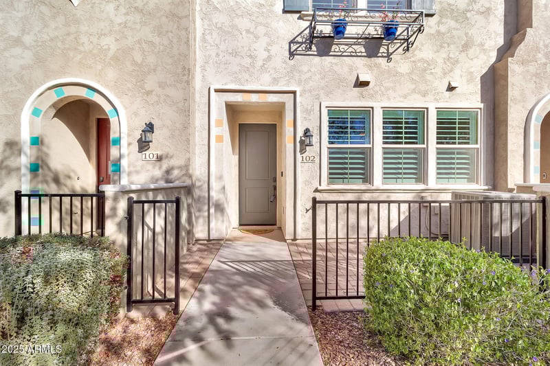 1959 Hampton Ln #102, Gilbert, AZ 85295
