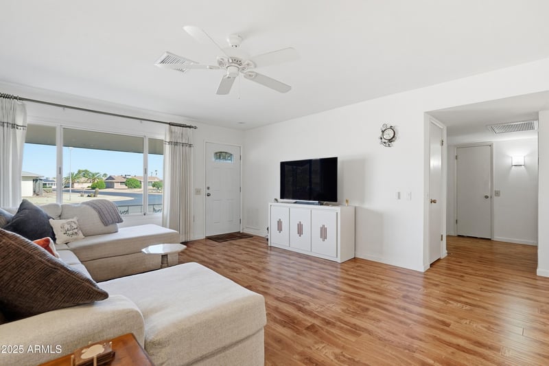 19605 Pine Springs Dr, Sun City, AZ 85373