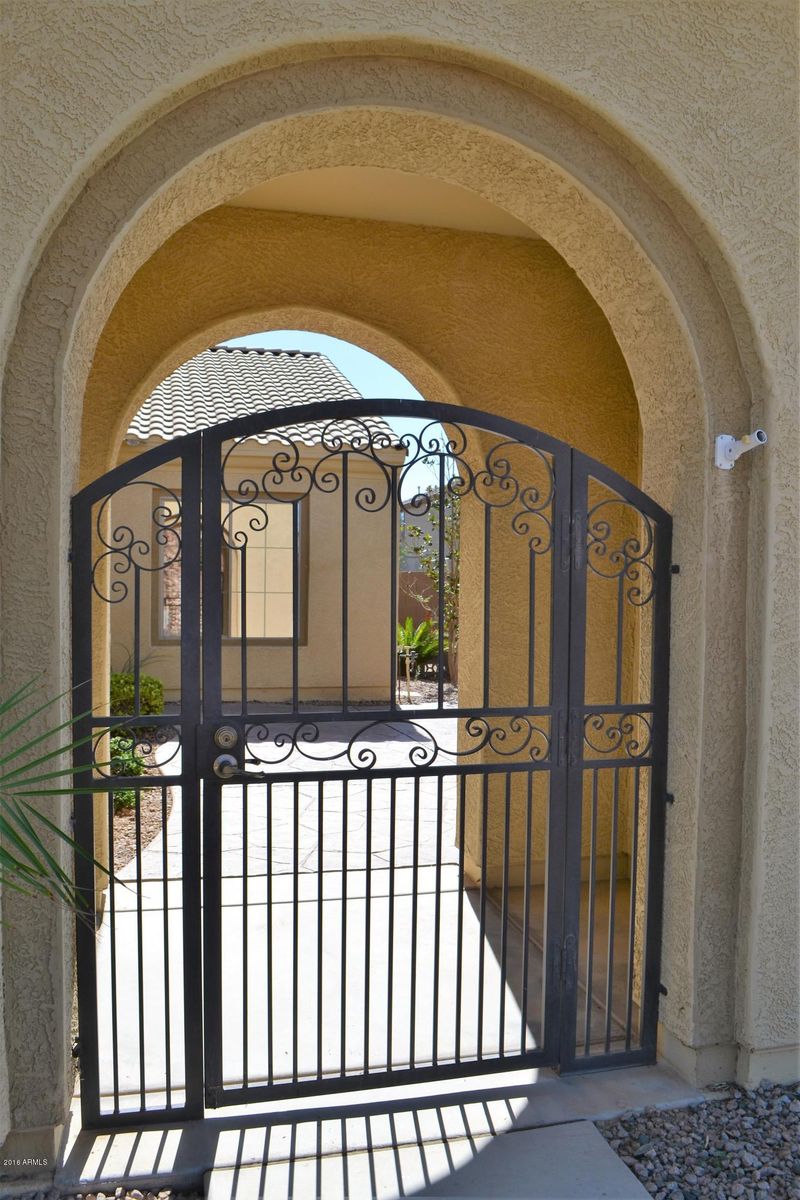 1961 E Dubois Ave, Gilbert, AZ 85298