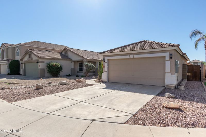 1961 E Wagoner Rd, Phoenix, AZ 85022