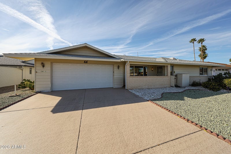 19610 Lakeforest Dr, Sun City, AZ 85373