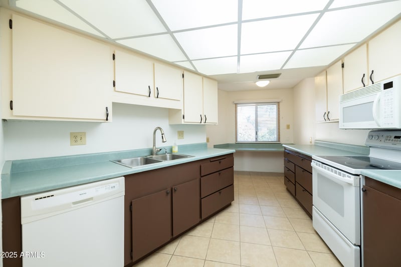 19613 Star Ridge Dr, Sun City West, AZ 85375