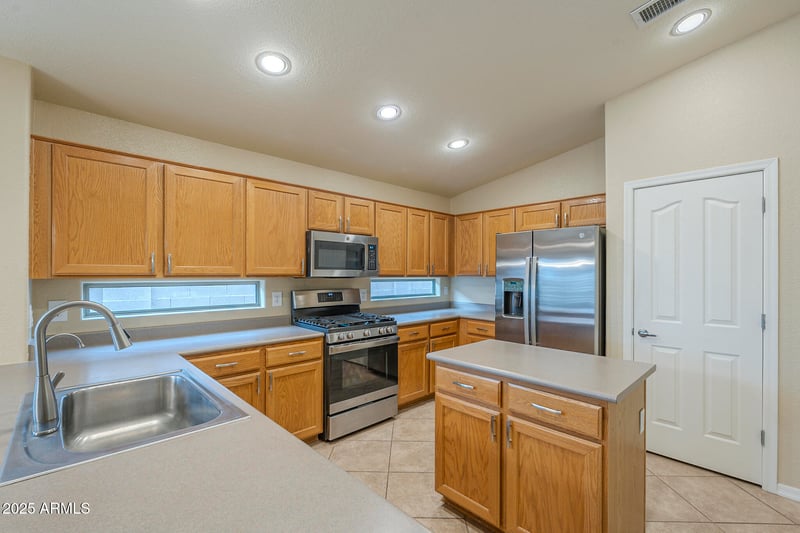 19616 107th Dr, Peoria, AZ 85373