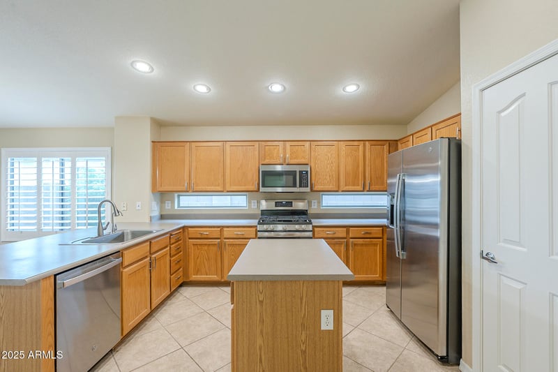 19616 107th Dr, Peoria, AZ 85373