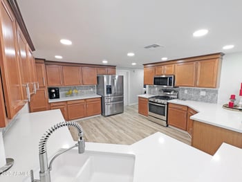 19617 27th St, Phoenix, AZ 85050