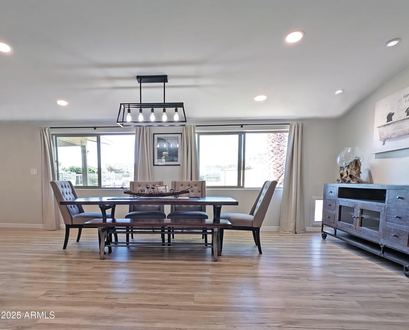 19617 27th St, Phoenix, AZ 85050