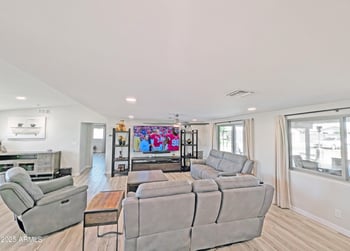 19617 27th St, Phoenix, AZ 85050