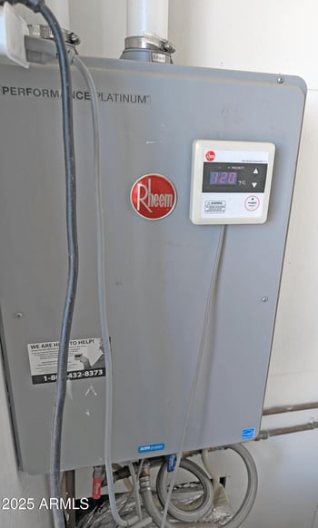 19617 27th St, Phoenix, AZ 85050