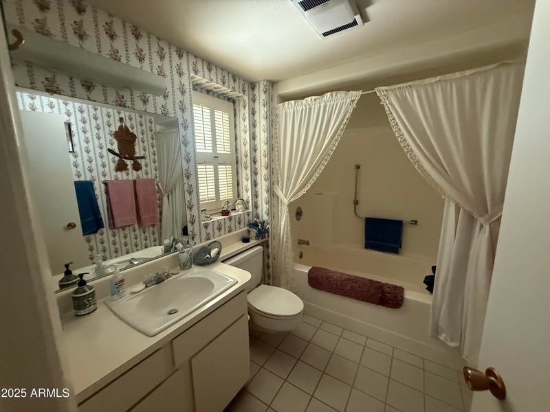 19617 Willowcreek Cir, Sun City, AZ 85373