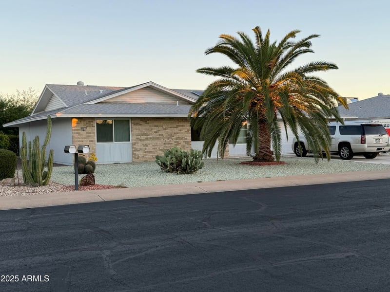 19617 Willowcreek Cir, Sun City, AZ 85373