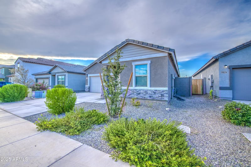 1962 Driftwood Dr, San Tan Valley, AZ 85140