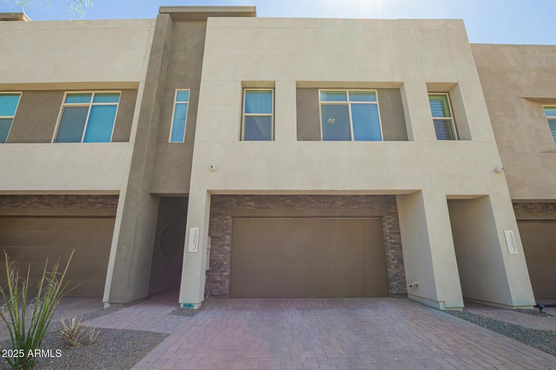 1963 Desert Hollow Dr, Phoenix, AZ 85085