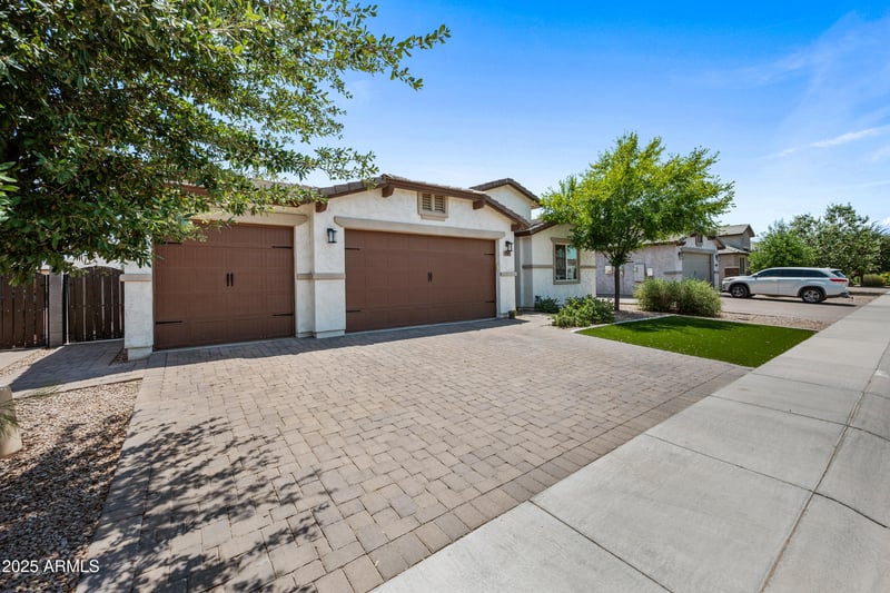 1963 Olivia Dr, San Tan Valley, AZ 85144