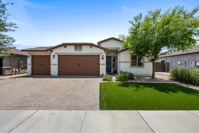 1963 Olivia Dr, San Tan Valley, AZ 85144