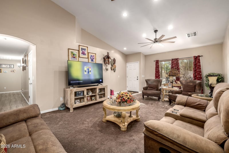 1964 Sawtooth Way, San Tan Valley, AZ 85144