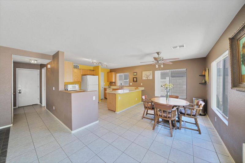1974 E Bluefield Ave, Phoenix, AZ 85022