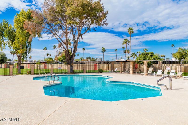 1975 E Del Sur Dr, Tempe, AZ 85283