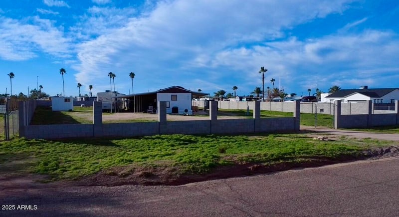 1975 Smoketree St, Apache Junction, AZ 85120