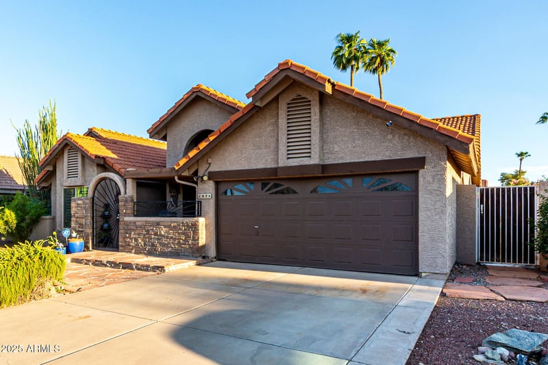 1975 Sunburst Ln, Tempe, AZ 85284