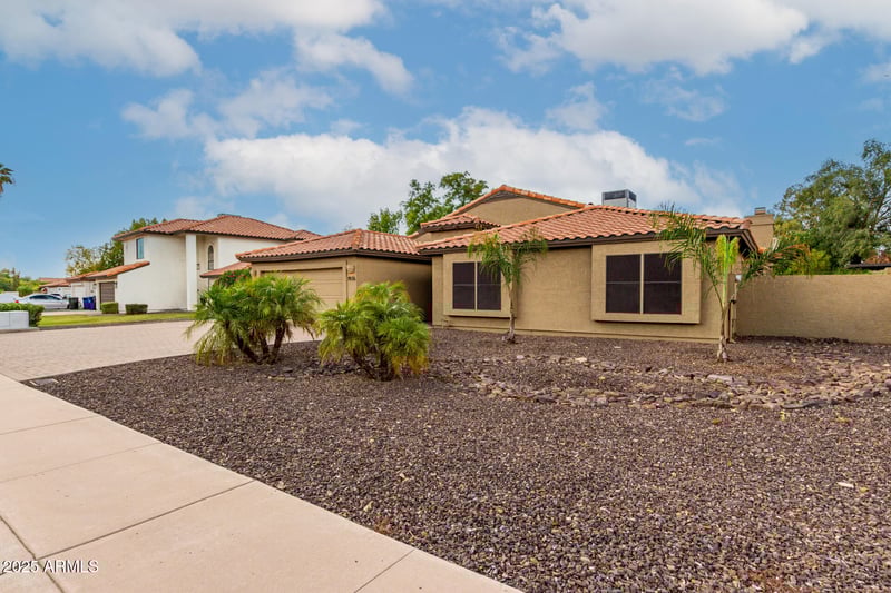 1976 Buena Vista Dr, Tempe, AZ 85284