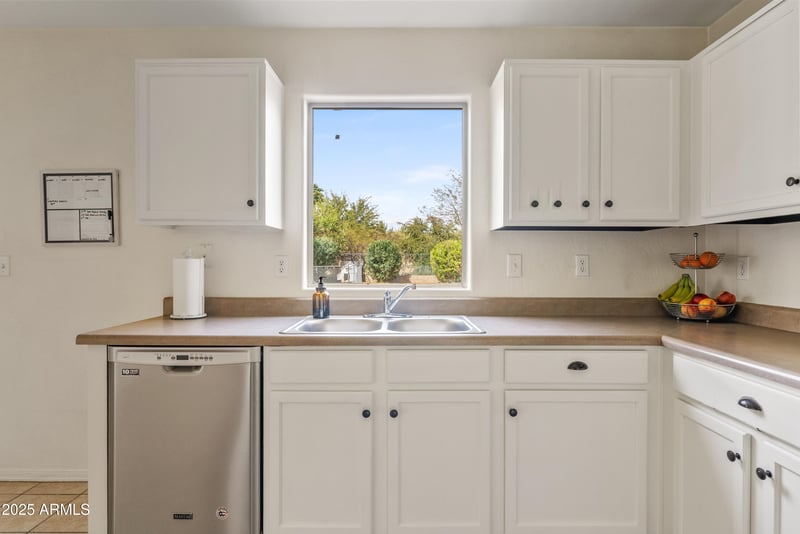 1978 Connemara Dr, San Tan Valley, AZ 85140