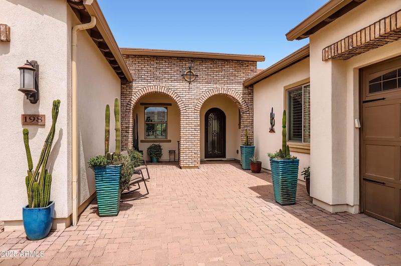 198 Orange Blossom Pa, San Tan Valley, AZ 85140