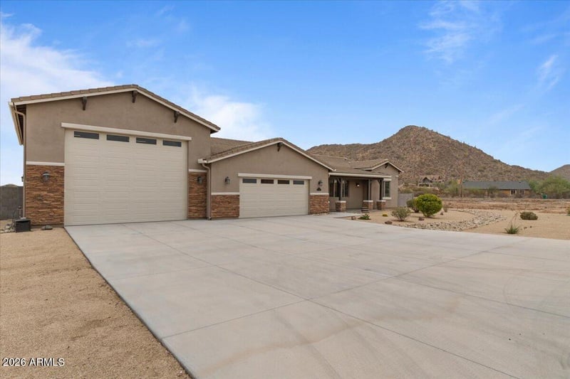 1980 Lincoln Ct, San Tan Valley, AZ 85144