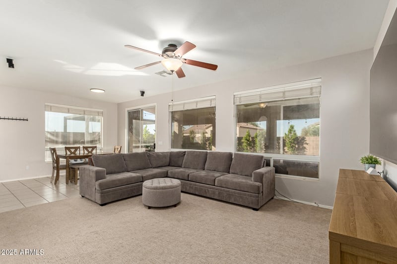 19806 15th Pl, Phoenix, AZ 85024