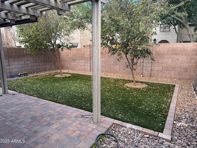 19814 49th Dr, Glendale, AZ 85308
