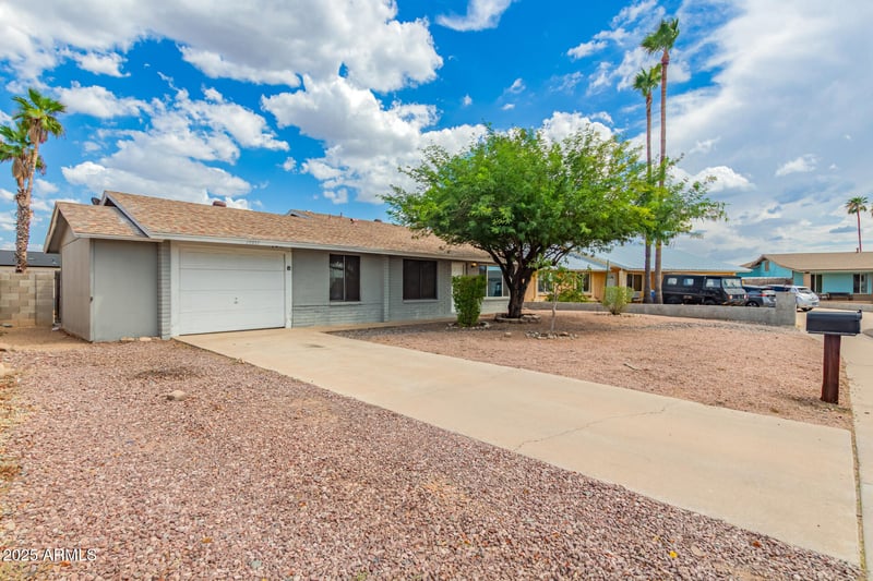 19817 17th Ln, Phoenix, AZ 85027