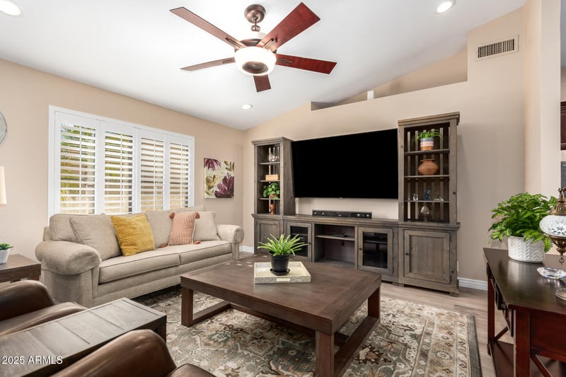 19817 92nd Ave, Peoria, AZ 85382