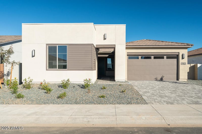 1982 Empeltre Rd, San Tan Valley, AZ 85140