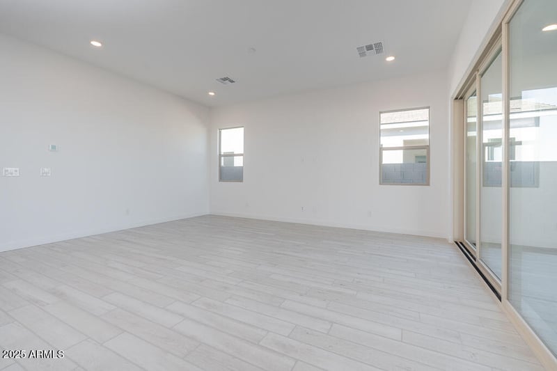 1982 Empeltre Rd, San Tan Valley, AZ 85140