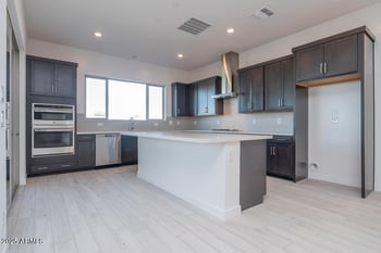 1982 Empeltre Rd, San Tan Valley, AZ 85140