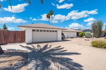 19820 Cherry Tree Ln, Sun City, AZ 85373