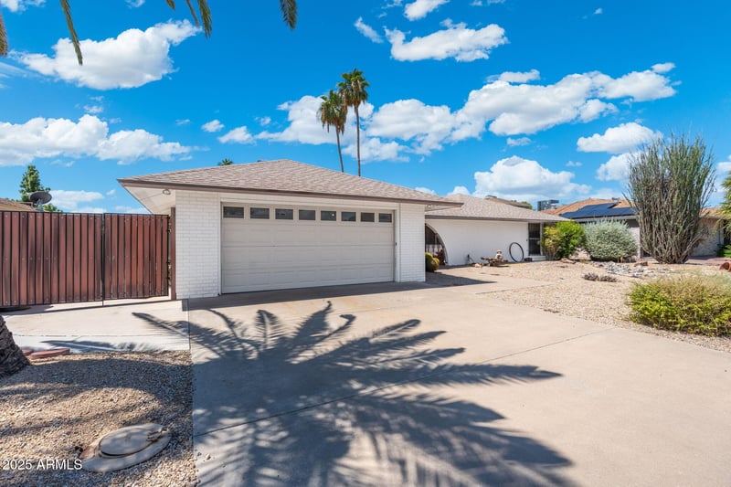 19820 Cherry Tree Ln, Sun City, AZ 85373