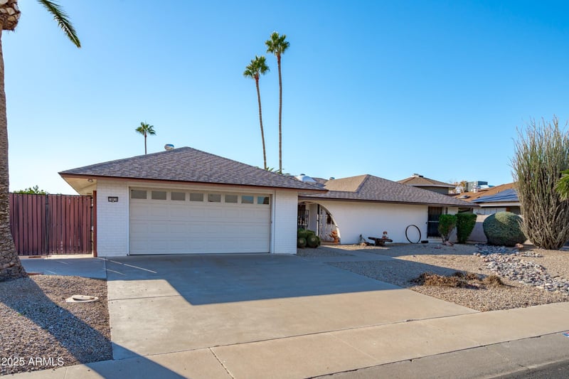 19820 Cherry Tree Ln, Sun City, AZ 85373