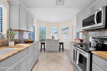 19828 90th Dr, Peoria, AZ 85382