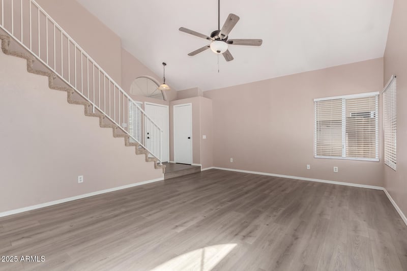 19832 36th Dr, Glendale, AZ 85308