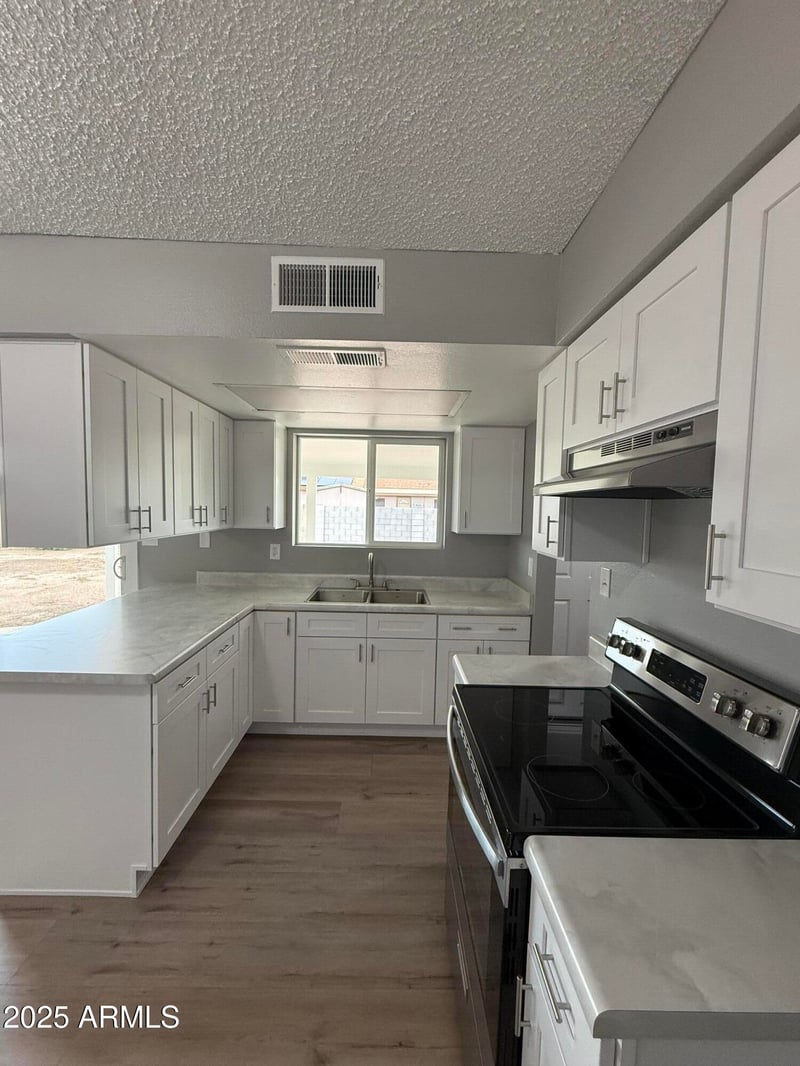 19839 6th Dr, Phoenix, AZ 85027