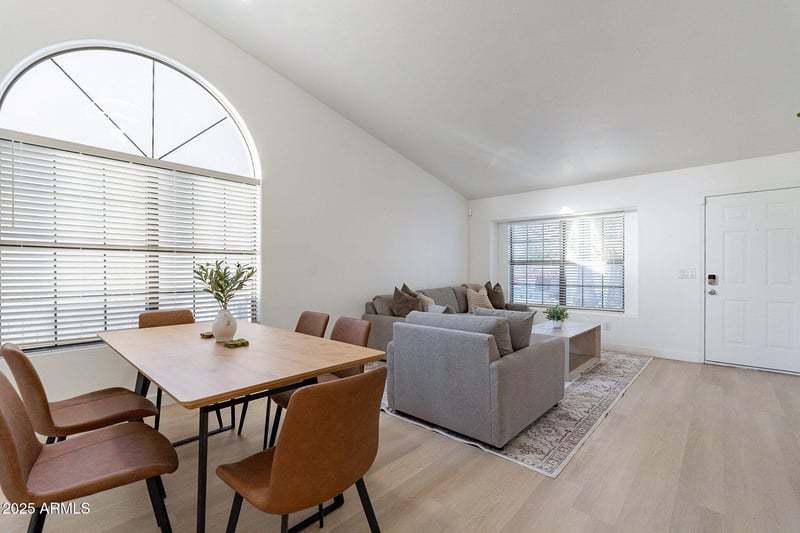 19842 44th Dr, Glendale, AZ 85308