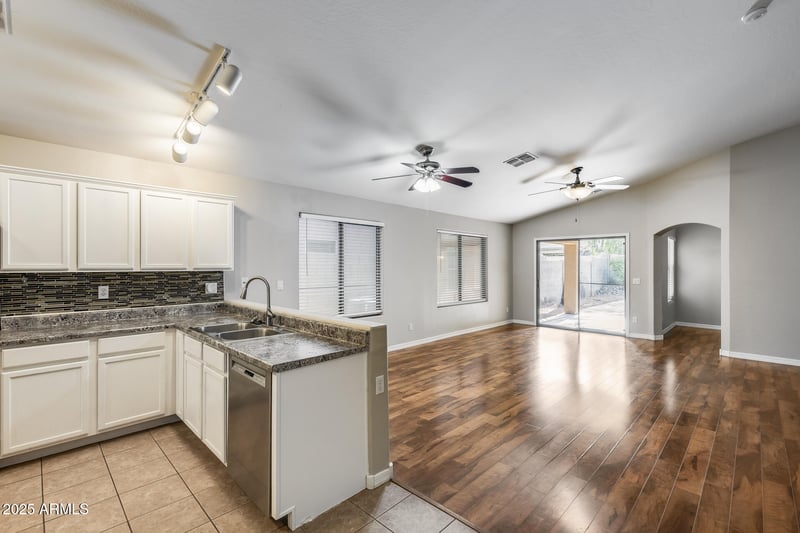 1991 Vineyard Plains Dr, San Tan Valley, AZ 85144